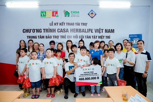 Herbalife Việt Nam hỗ trợ dinh dưỡng lành mạnh cho trẻ em có hoàn cảnh khó khăn tại Trung tâm bảo trợ trẻ mồ côi tàn tật Việt Trì